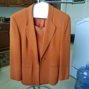Ladies Silk Suit - size 8P, one button jacket with knee length skirt